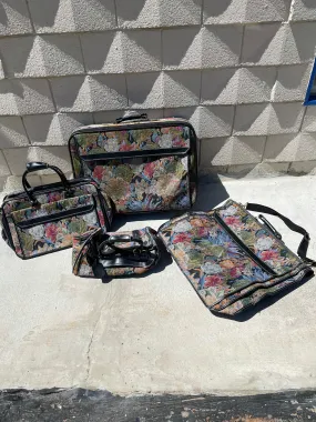 <€€* Floral Tapestry McBrine Luggage Set 4Pcs Wheels Carryon Garment Bag