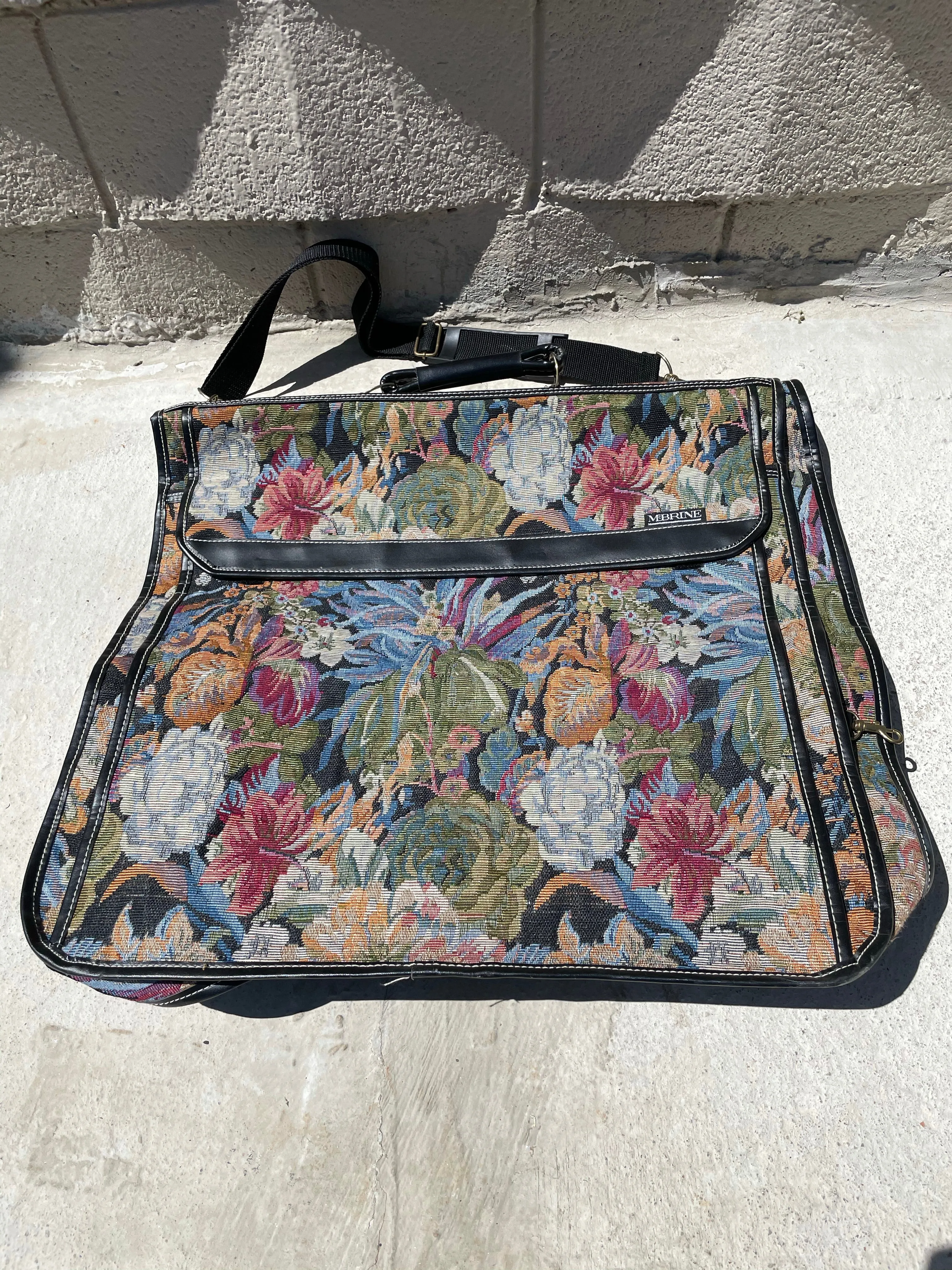 <€€* Floral Tapestry McBrine Luggage Set 4Pcs Wheels Carryon Garment Bag