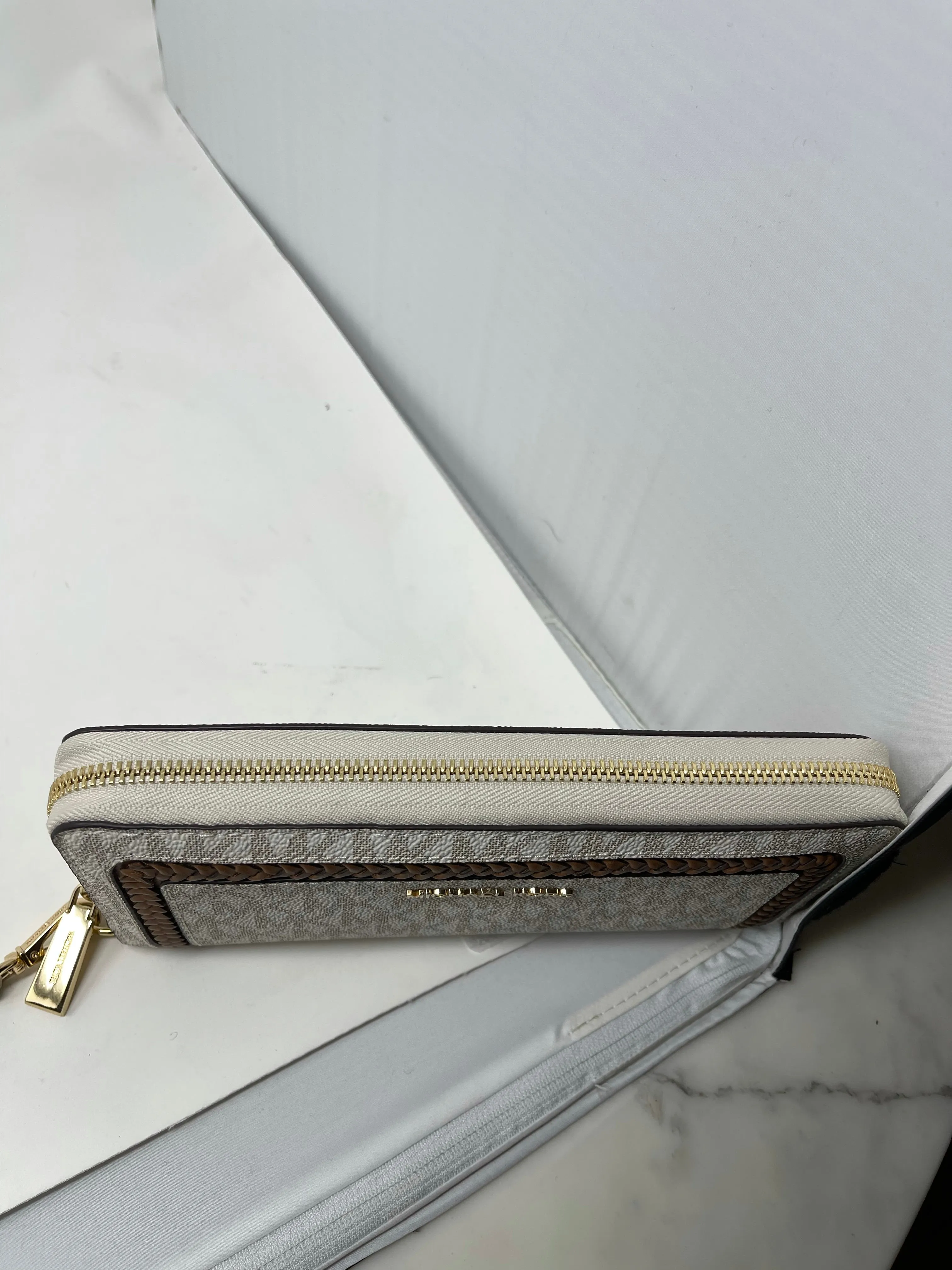 Michael Kors Wallet/Wristlet!