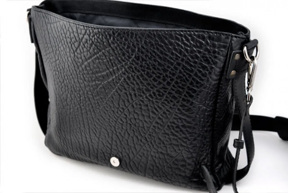 The Treviglio Buffalo Leather Messenger Bag - Onyx Black